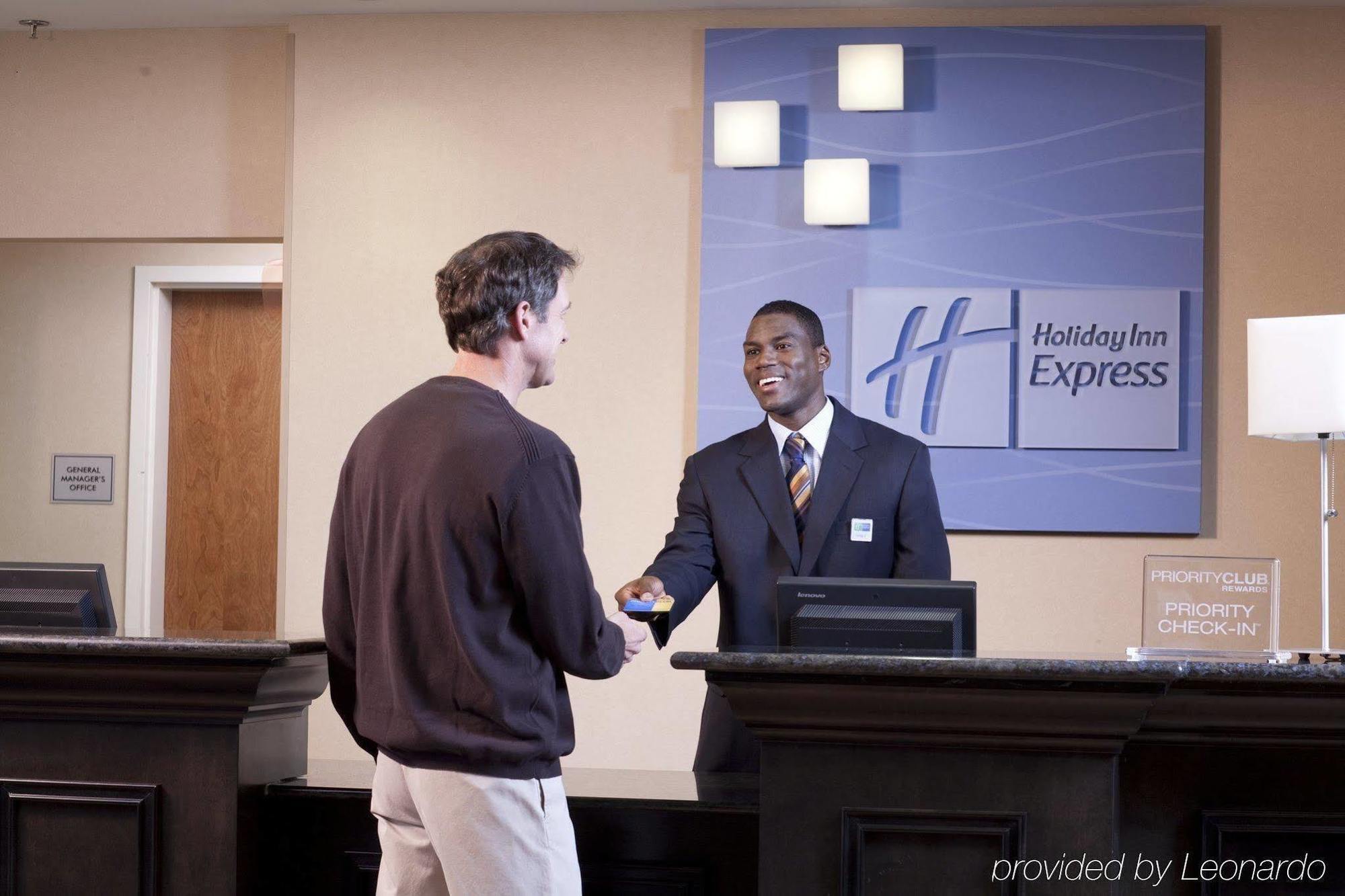Holiday Inn Express - Charleston/Kanawha City By Ihg Interior photo